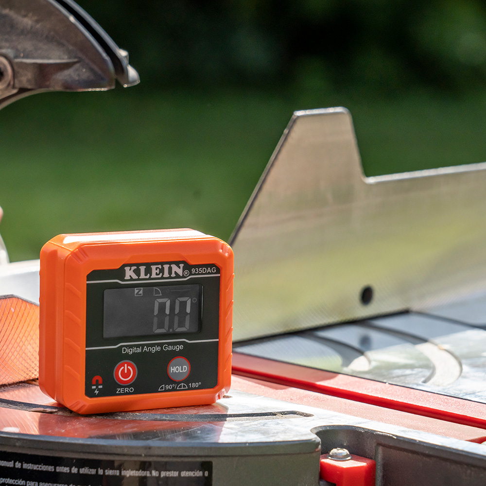 Digital Angle Gauge and Level - Image 9